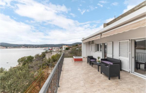 Amazing apartment in Vinisce with WiFi and 3 Bedrooms, Vinišće